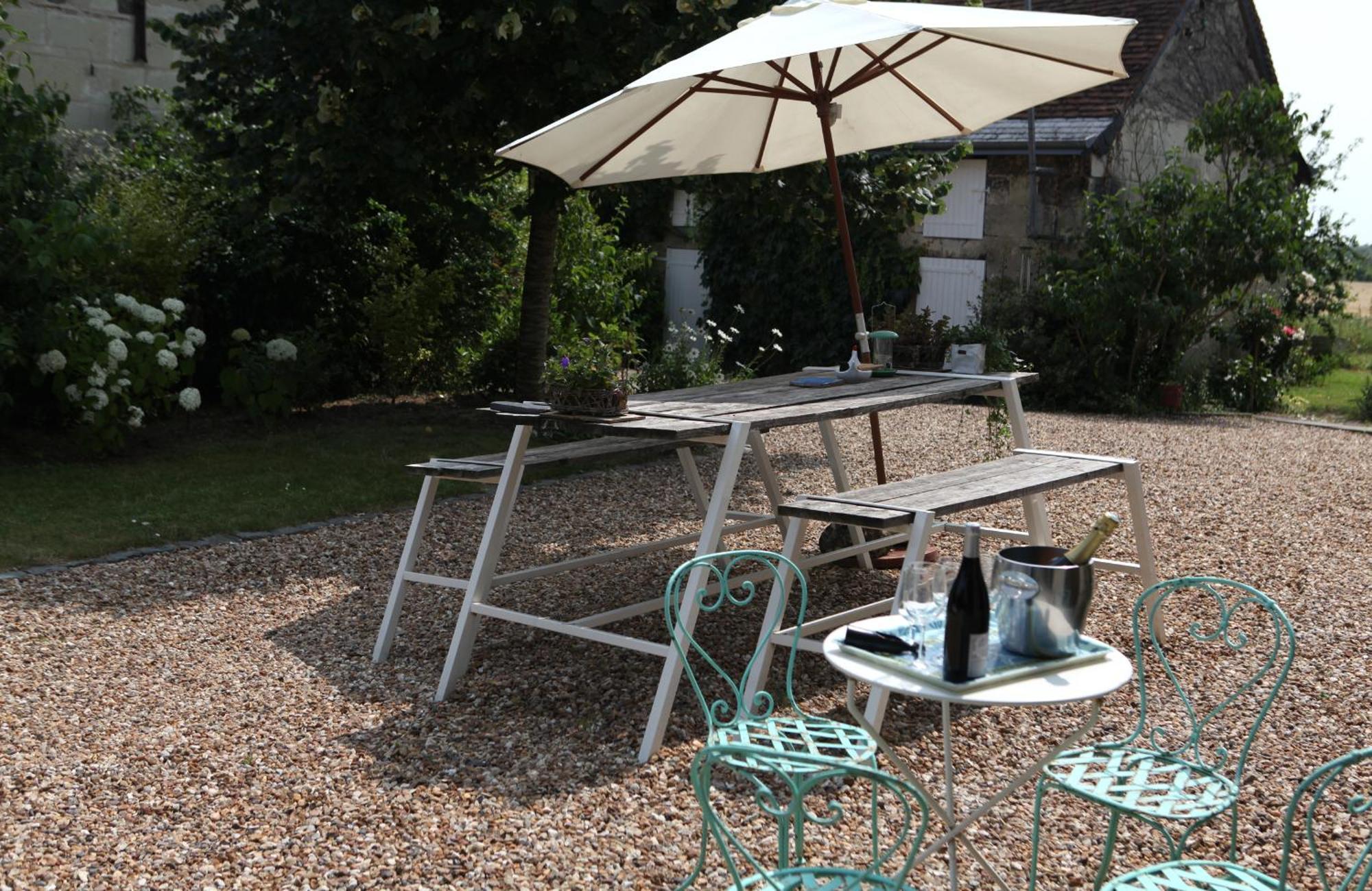Une Maison, Un Jardin Berthenay Esterno foto