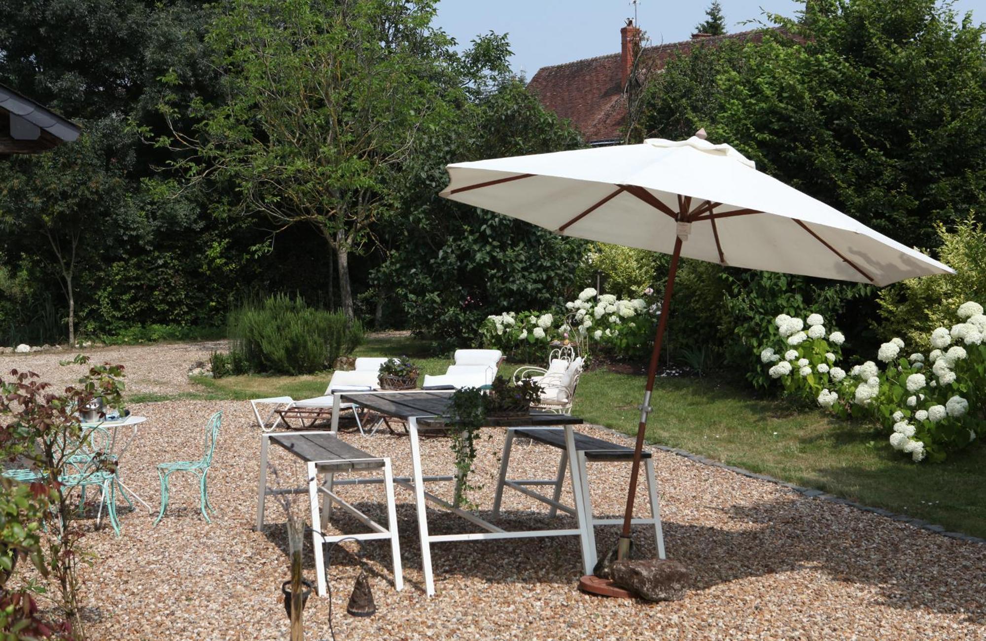 Une Maison, Un Jardin Berthenay Esterno foto